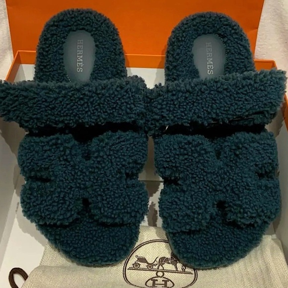 Hermes Shoes - Hermes Vert Anglais Chypre Shearling Sandals size: 37.5 NEW IN BOX